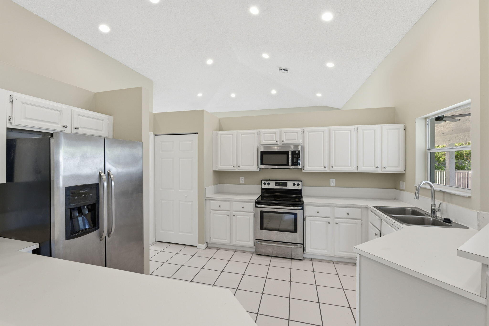 22201 Collington Drive Boca Raton, FL 33428 - Photo 15 of 40 015_ListerPros