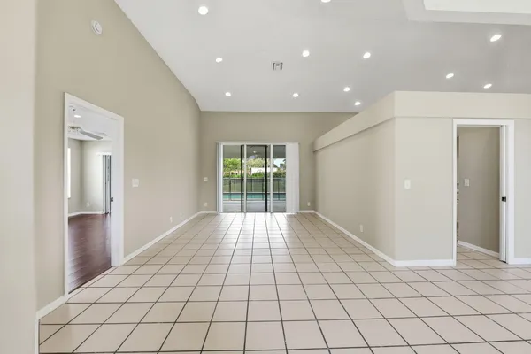 $569,900 | 22201 Collington Drive, Boca Raton, FL 33428