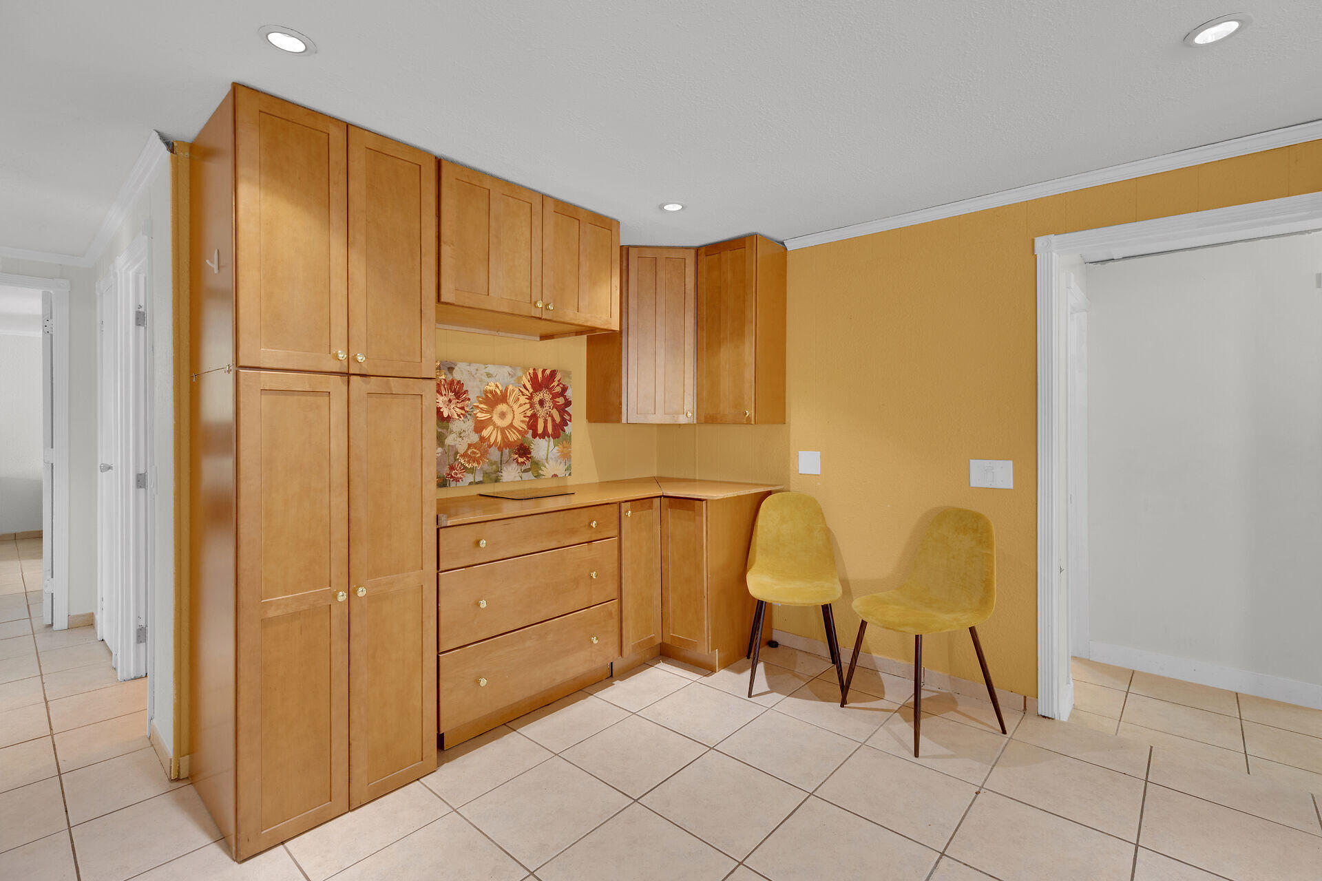 144 Sunset Lane Tavernier, FL 33070 - Photo 22 of 49 a workspace with furniture and cabinets