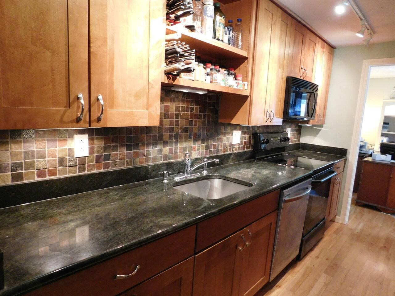293 Locust Hill Road Shelburne, VT 05482 - Photo 8 of 39 Gallery Image 8