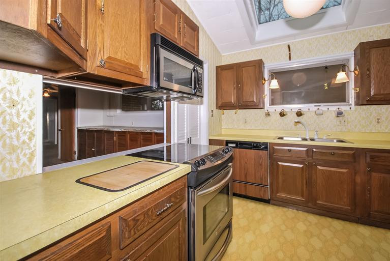 3491 Craig Road Ann Arbor, MI 48103 - Photo 7 of 27 Kitchen