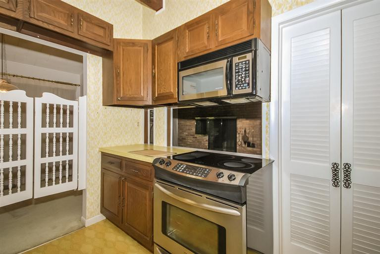 3491 Craig Road Ann Arbor, MI 48103 - Photo 9 of 27 Kitchen