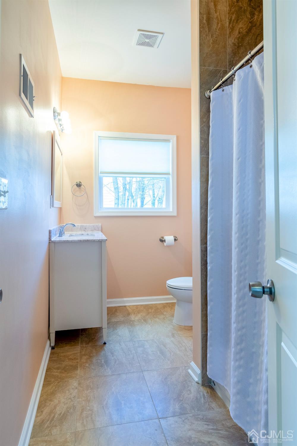 1422 Huron Road North Brunswick, NJ 08902 - Photo 11 of 24 Gallery Image 11
