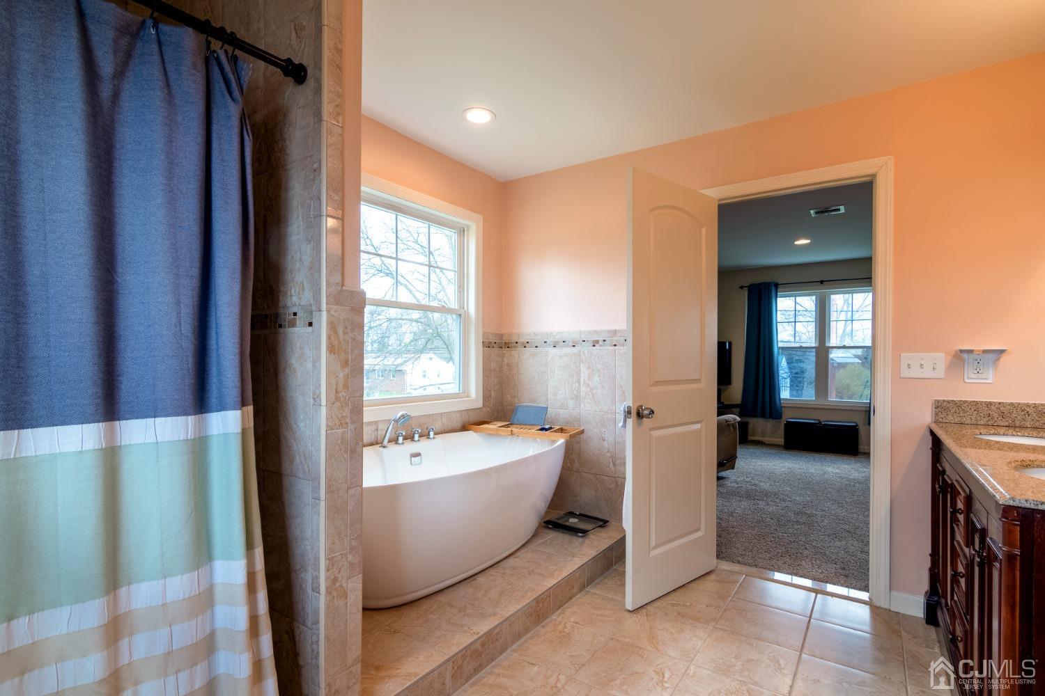 1422 Huron Road North Brunswick, NJ 08902 - Photo 16 of 24 Gallery Image 16