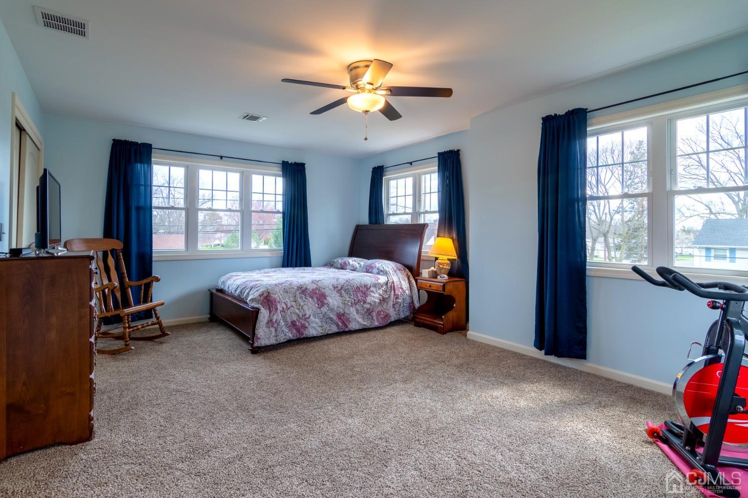 1422 Huron Road North Brunswick, NJ 08902 - Photo 21 of 24 Gallery Image 21