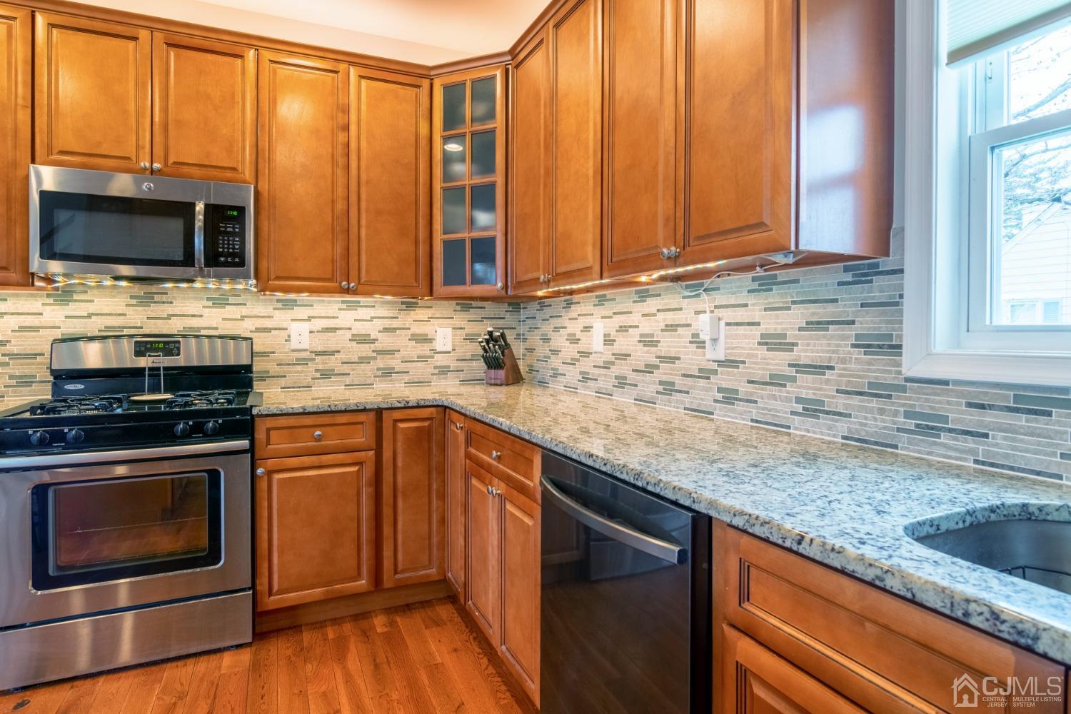 1422 Huron Road North Brunswick, NJ 08902 - Photo 5 of 24 Gallery Image 5
