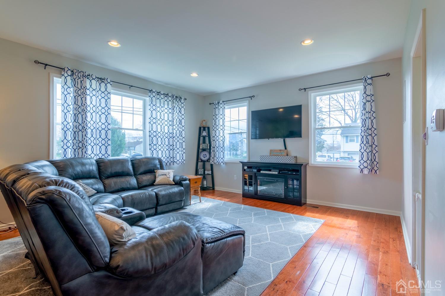 1422 Huron Road North Brunswick, NJ 08902 - Photo 7 of 24 Gallery Image 7