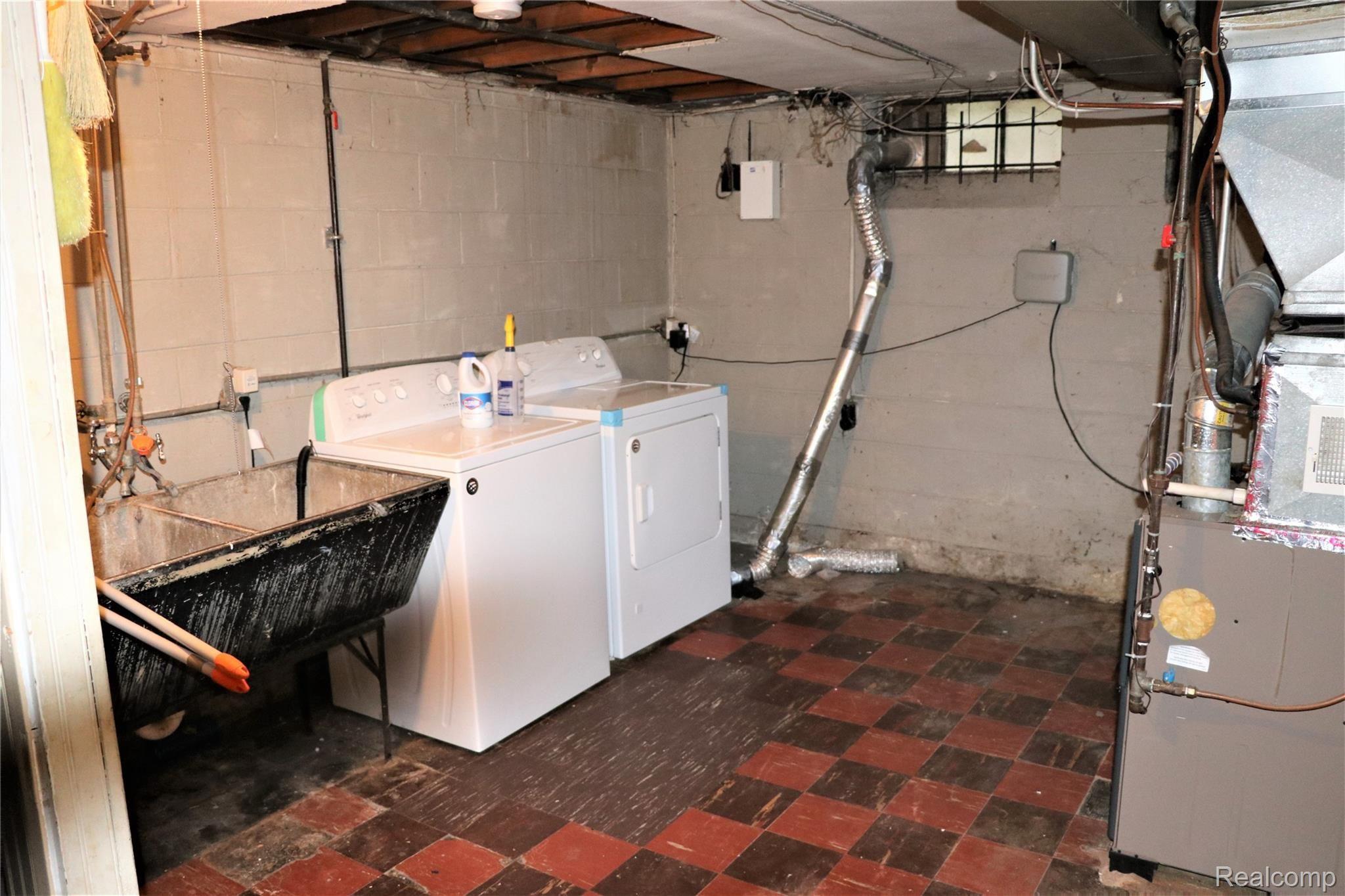 20424 Stratford Road Detroit, MI 48221 - Photo 15 of 19 Both units come with all appliances! Updated furnaces and hot water tanks.