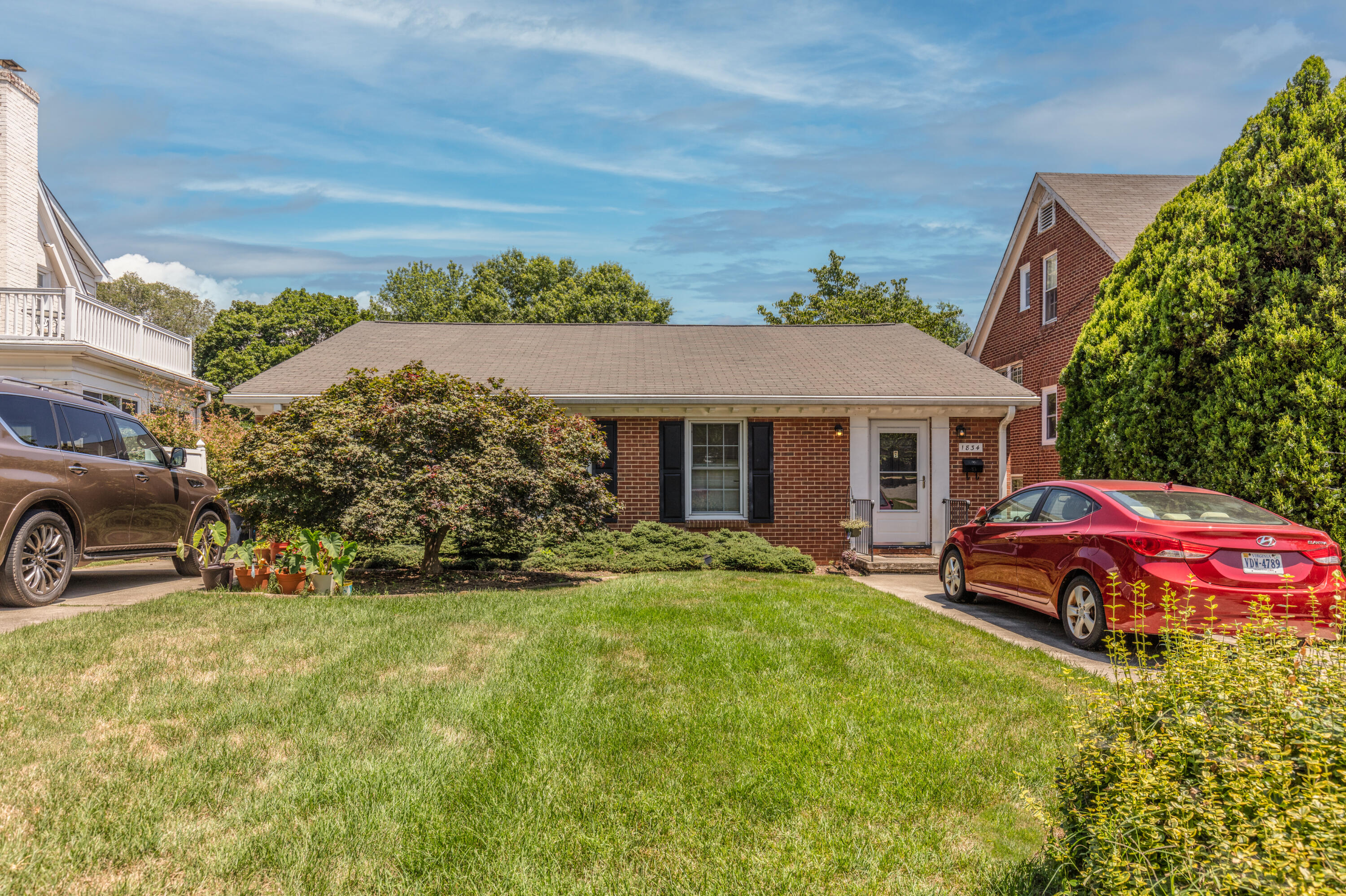 1832 Wakefield Road Southwest, Unit 1834 Roanoke, VA 24015 - Photo 3 of 39 TLJ_0341-Edit