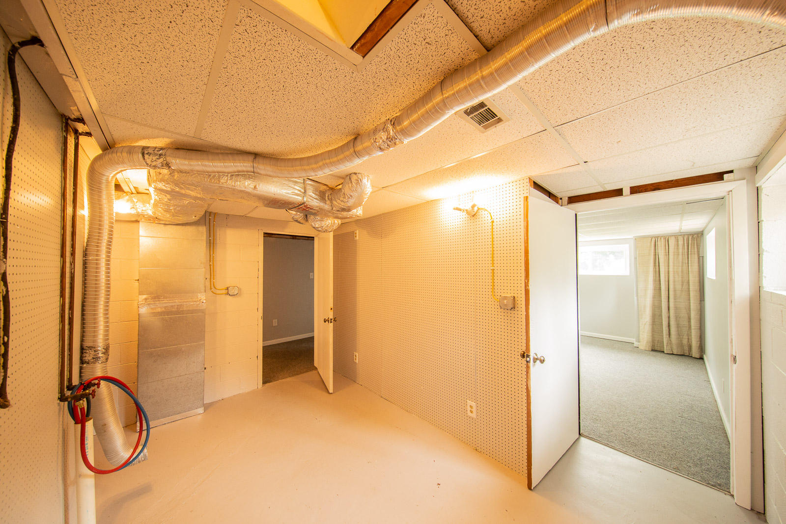 103 Stanton Lane Oak Ridge, TN 37830 - Photo 27 of 34 stanton laundry 2
