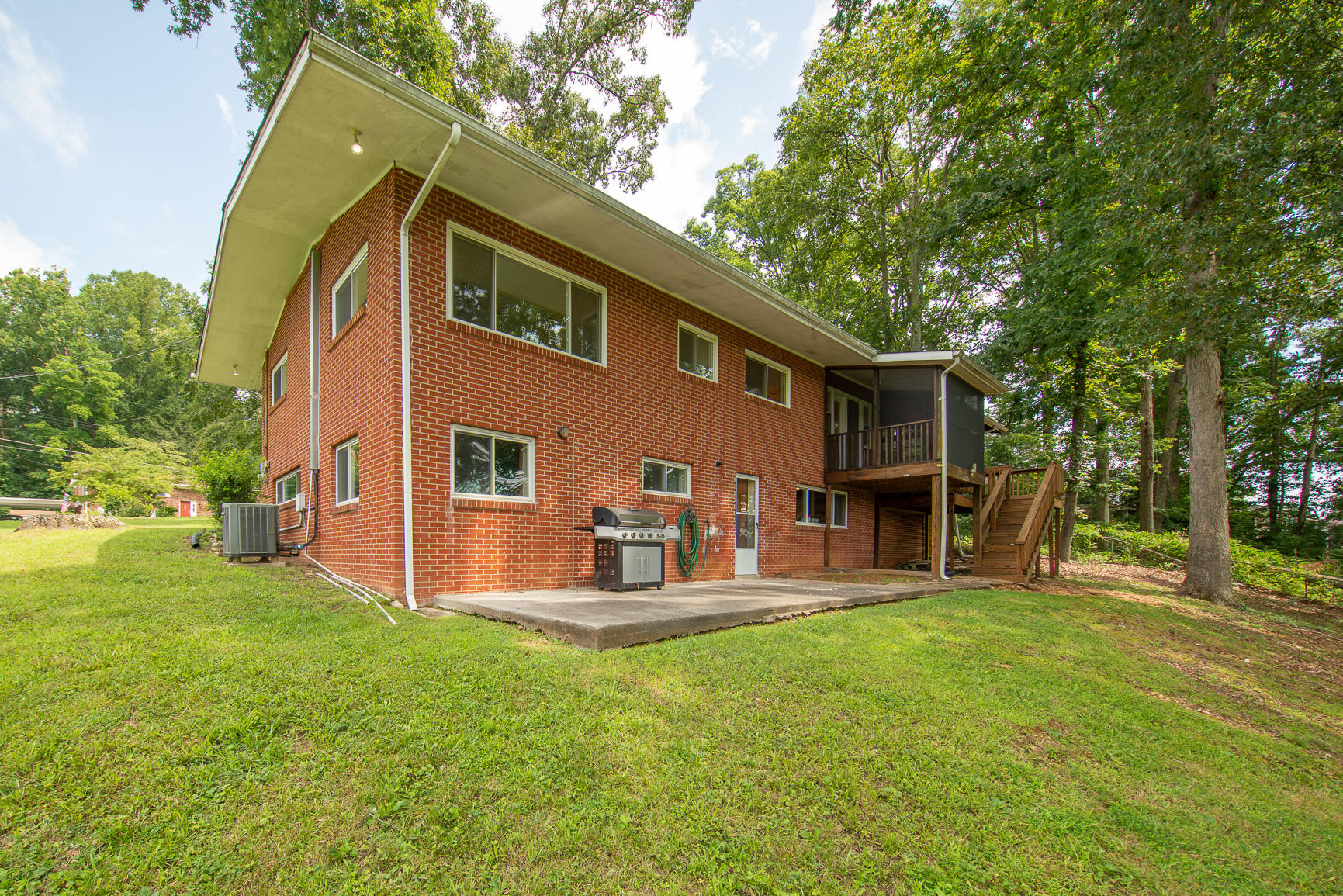 103 Stanton Lane Oak Ridge, TN 37830 - Photo 30 of 34 back house corner