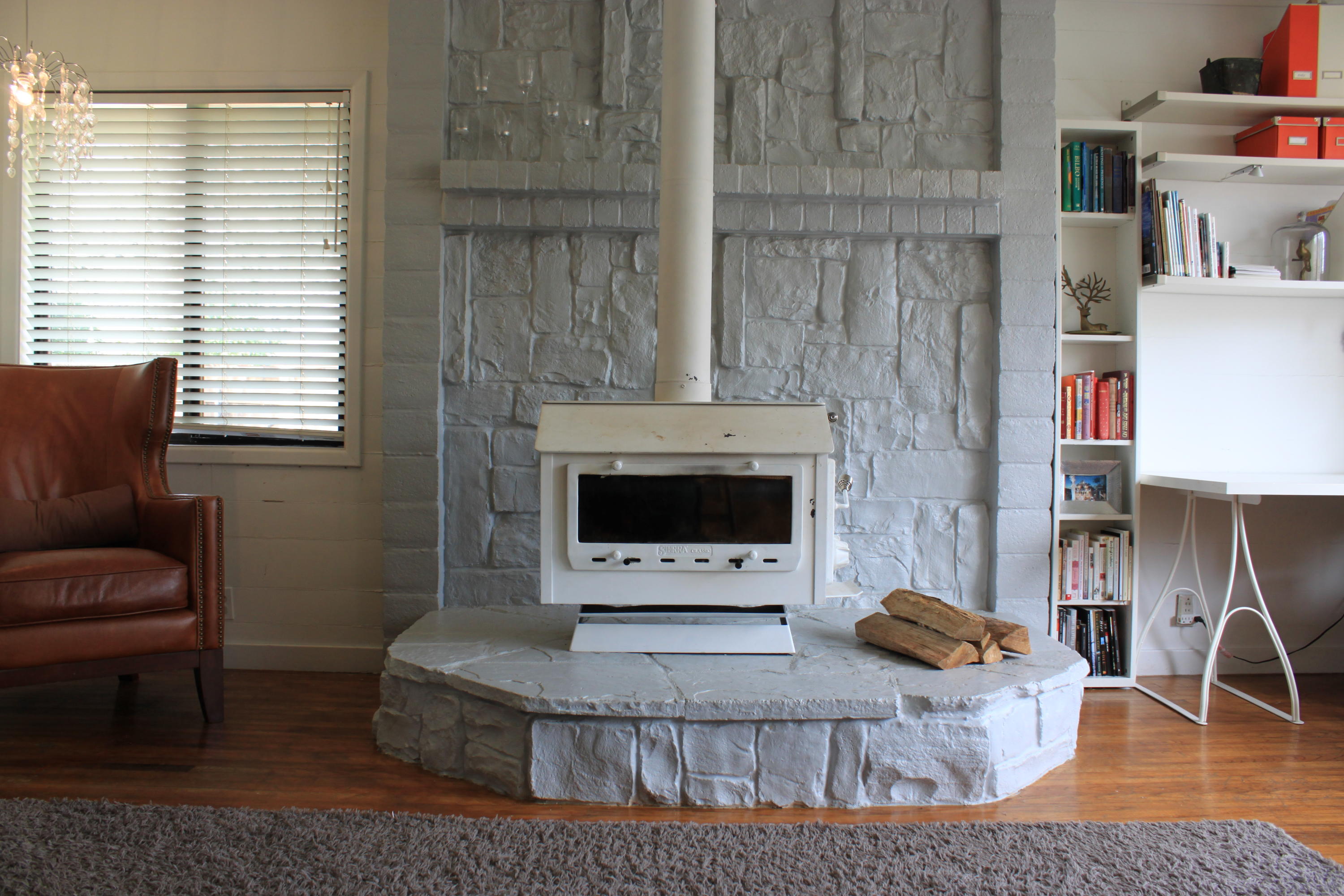 639 Ridge Road Redding, CA 96003 - Photo 4 of 16 Living room main