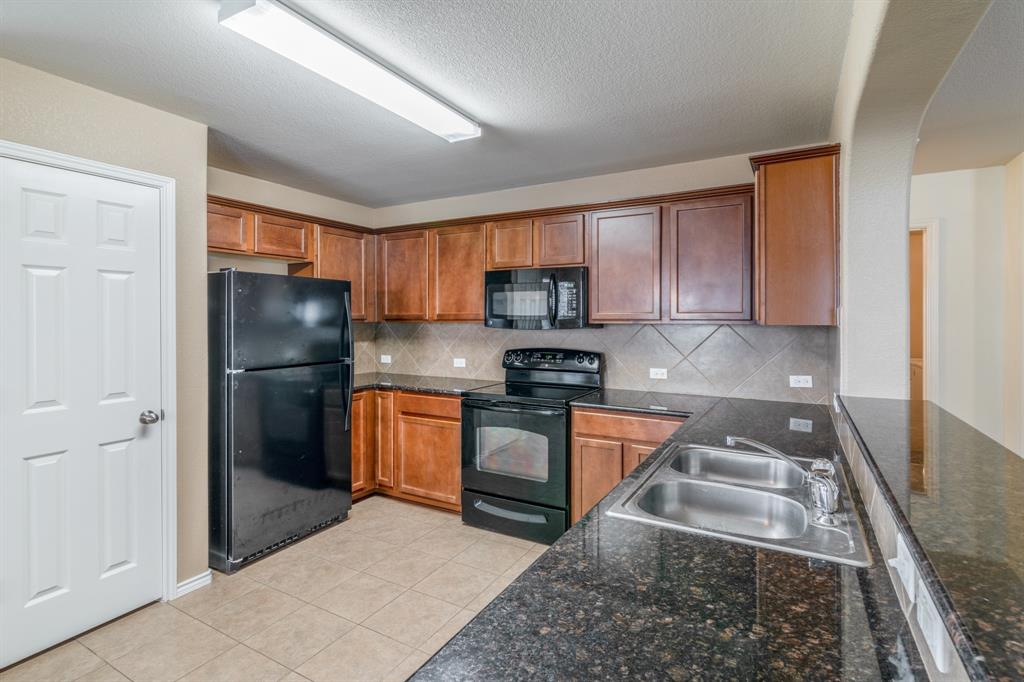 328 Baldwin Street Hutto, TX 78634 - Photo 4 of 28