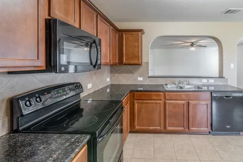 $310,000 | 328 Baldwin Street, Hutto, TX 78634