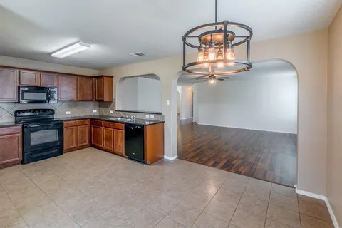 $310,000 | 328 Baldwin Street, Hutto, TX 78634