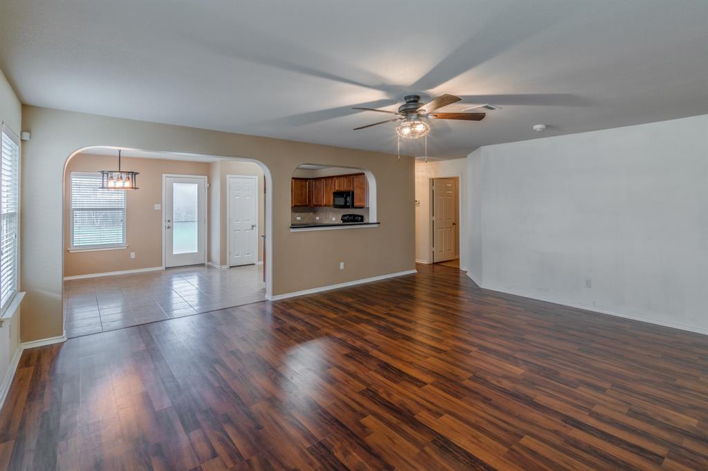 328 Baldwin Street Hutto, TX 78634 - Photo 7 of 28