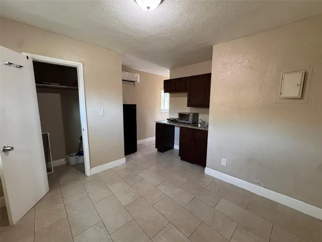 $1,150 | Undisclosed Address, Pompano Beach, FL 33069