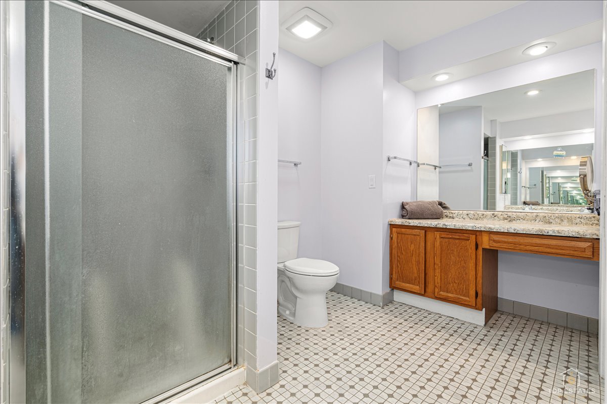 705 Gregor Lane Wheeling, IL 60090 - Photo 16 of 28