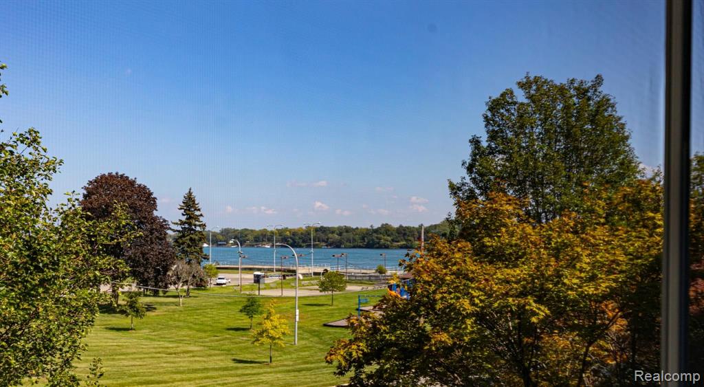 2419 Riverside Drive Trenton, MI 48183 - Photo 10 of 25