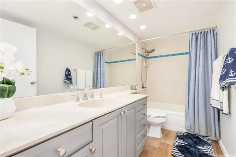 $660,000 | 583 Kamoku Street, Unit DH1907, Honolulu, HI 96826