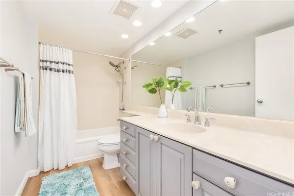 $660,000 | 583 Kamoku Street, Unit DH1907, Honolulu, HI 96826