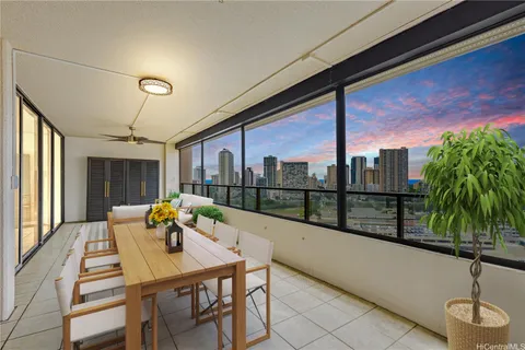 $660,000 | 583 Kamoku Street, Unit DH1907, Honolulu, HI 96826