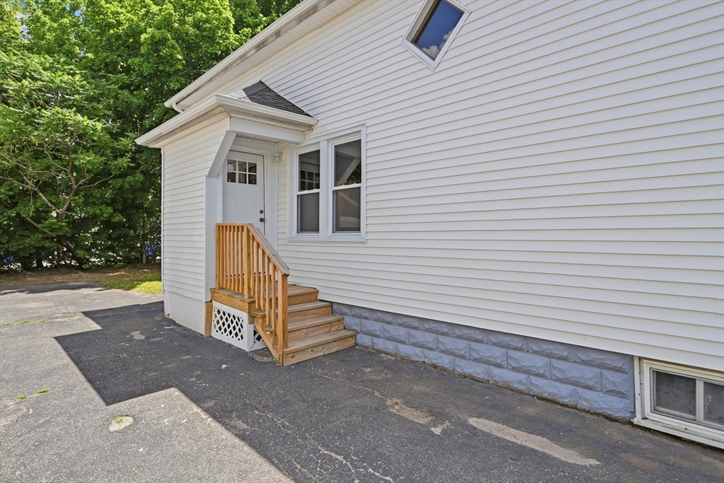 53 Devens Street Springfield, MA 01151 - Photo 37 of 40