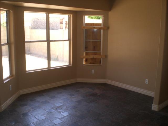 9045 West Monte Vista Road Phoenix, AZ 85037 - Photo 4 of 5 DINNINGAREA