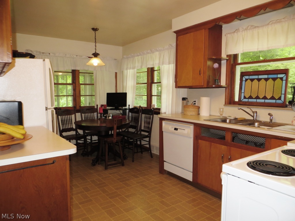 37355 Jackson Road Chagrin Falls, OH 44022 - Photo 10 of 22 Gallery Image 10