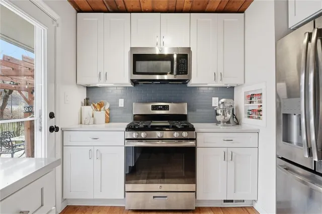 $389,000 | 7705 Colonial Drive, Prairie Village, KS 66208