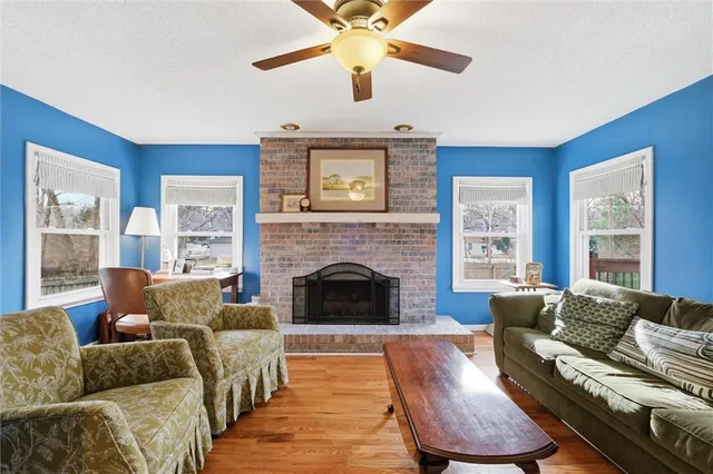 $389,000 | 7705 Colonial Drive, Prairie Village, KS 66208