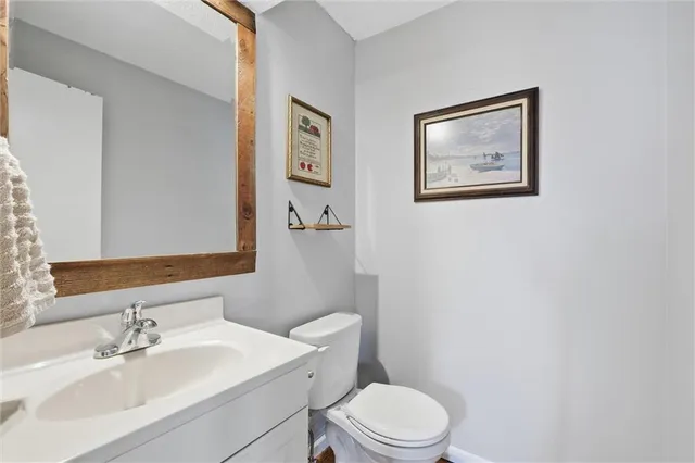 $389,000 | 7705 Colonial Drive, Prairie Village, KS 66208