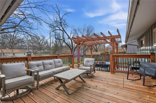 $389,000 | 7705 Colonial Drive, Prairie Village, KS 66208