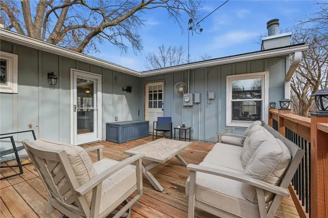 $389,000 | 7705 Colonial Drive, Prairie Village, KS 66208