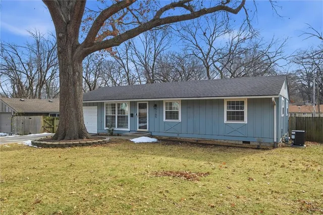 $389,000 | 7705 Colonial Drive, Prairie Village, KS 66208