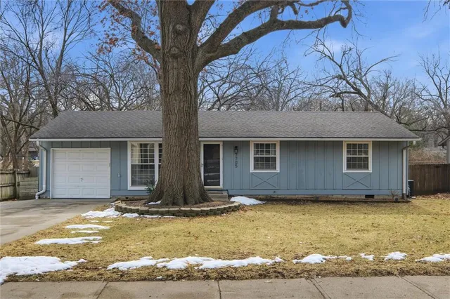 $389,000 | 7705 Colonial Drive, Prairie Village, KS 66208