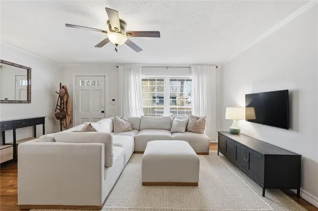 $389,000 | 7705 Colonial Drive, Prairie Village, KS 66208