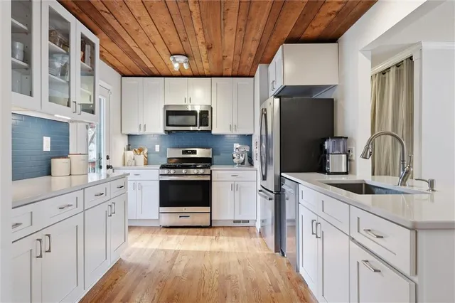 $389,000 | 7705 Colonial Drive, Prairie Village, KS 66208