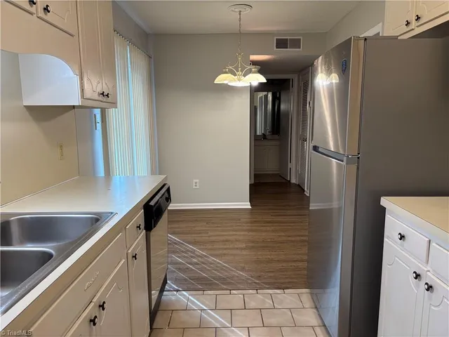 $825 | 204 Northpoint Avenue, Unit D, High Point, NC 27262