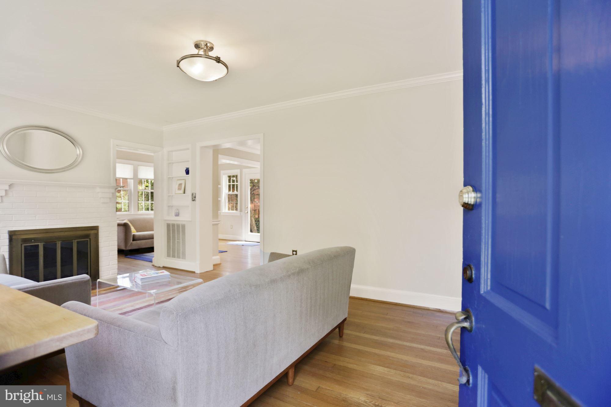 2810 Rittenhouse Street Northwest Washington, DC 20015 - Photo 2 of 24 That blue door...oh so cute!