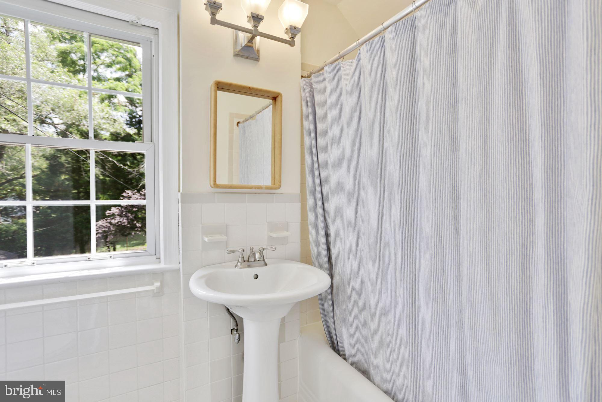2810 Rittenhouse Street Northwest Washington, DC 20015 - Photo 20 of 24 Hall bath