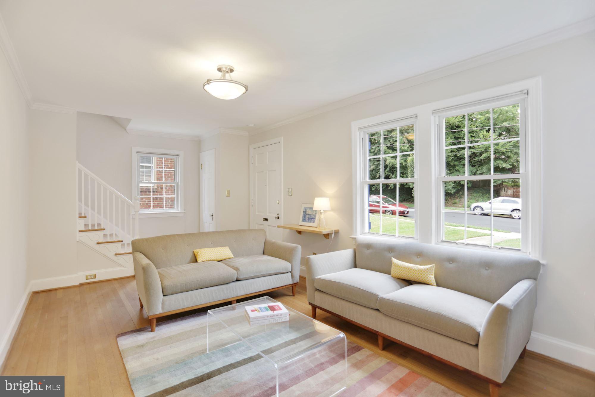 2810 Rittenhouse Street Northwest Washington, DC 20015 - Photo 4 of 24 and lots of light