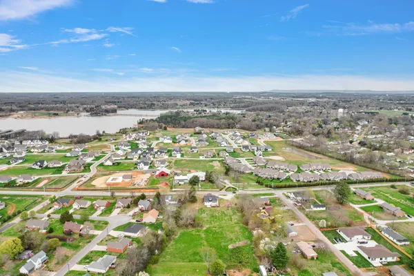 963 Lynchburg Road, Winchester, TN 37398