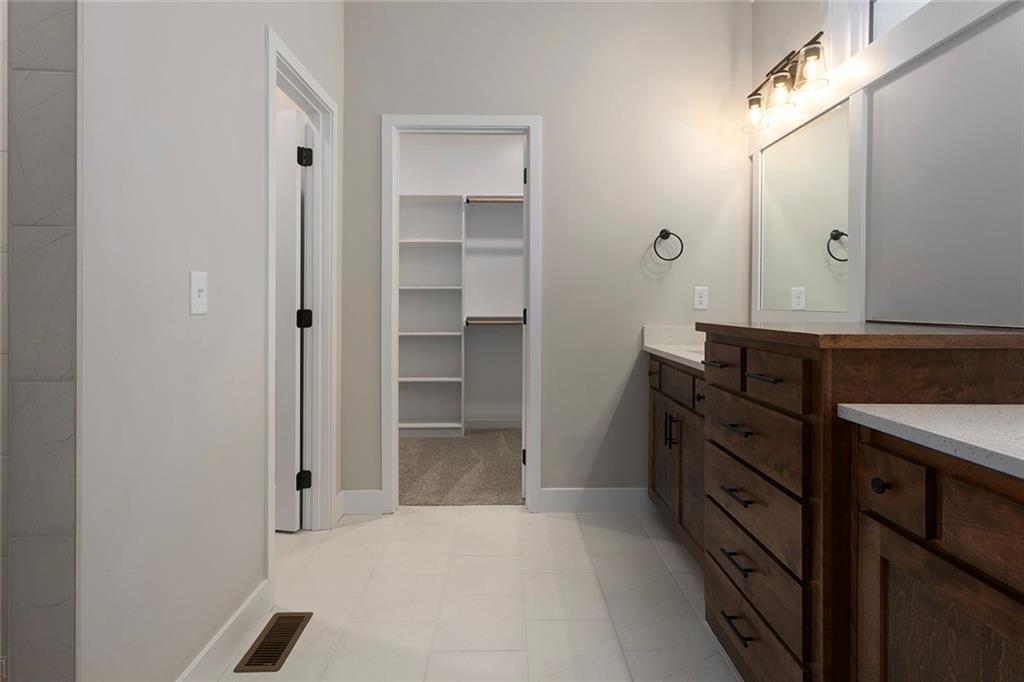 4705 Southwest 2nd Street Blue Springs, MO 64014 - Photo 17 of 34