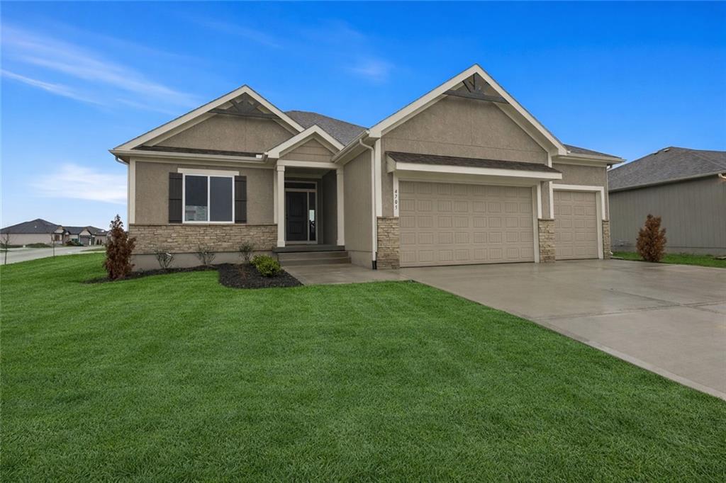4705 Southwest 2nd Street Blue Springs, MO 64014 - Photo 4 of 34