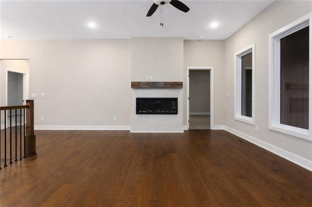 4705 Southwest 2nd Street Blue Springs, MO 64014 - Photo 6 of 34