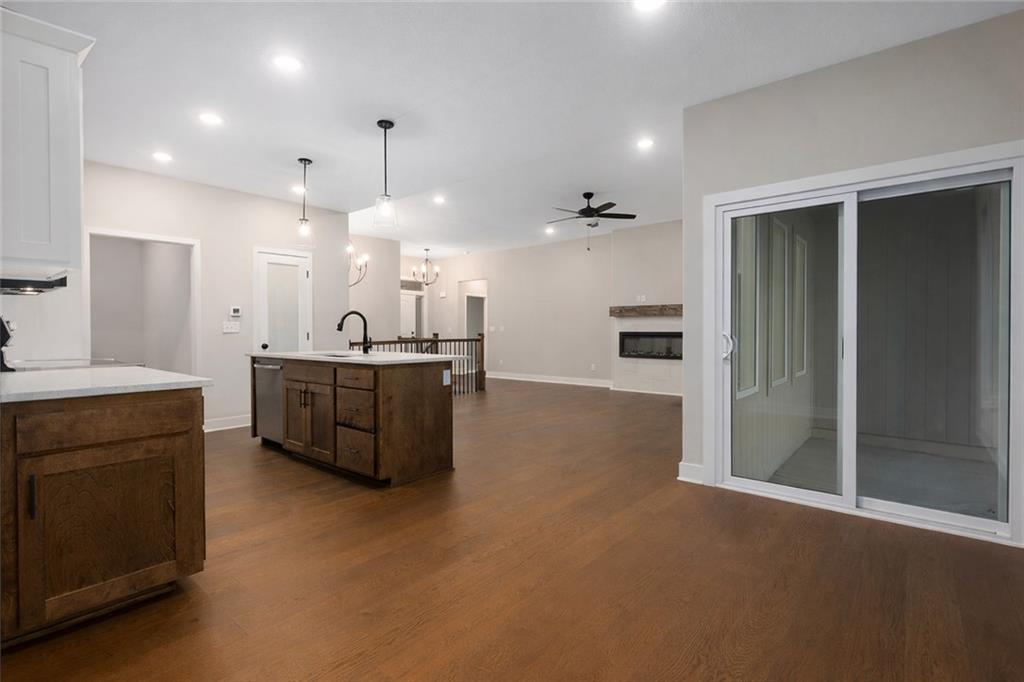 4705 Southwest 2nd Street Blue Springs, MO 64014 - Photo 10 of 34