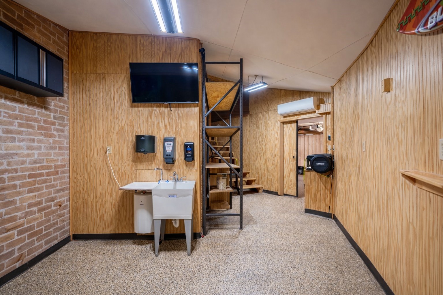 1306 Riverview Court Houston, TX 77077 - Photo 4 of 43 a view of entryway with a livingroom