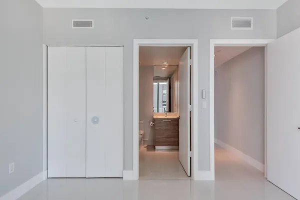 $6,150 | 1300 South Miami Avenue, Unit 2401, Miami, FL 33130