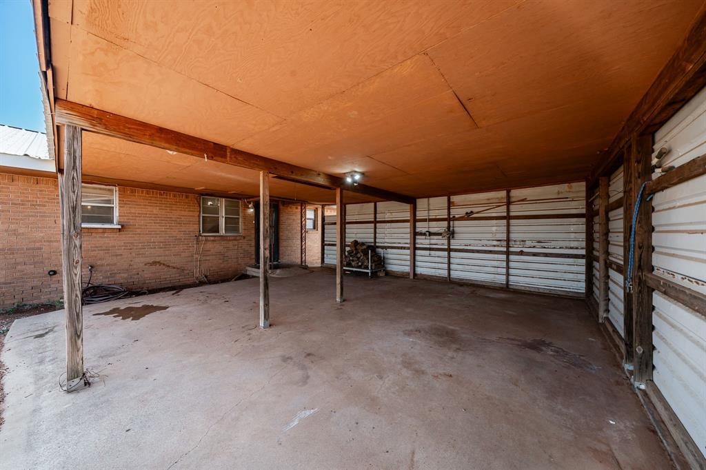 1105 County Road 345 Rotan, TX 79546 - Photo 18 of 21